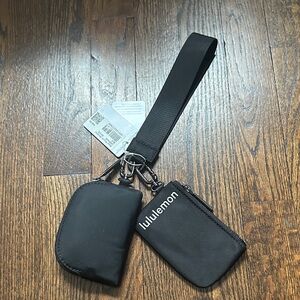 Lululemon Dual Pouch Wristlet in Black